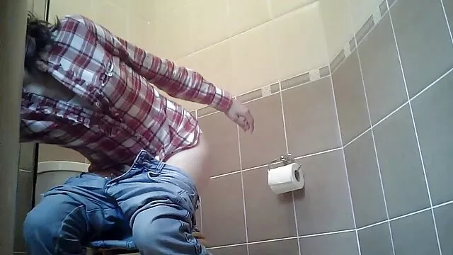 - quero assistir filme de sexo português Uma adolescente gira devora uma pila grande.