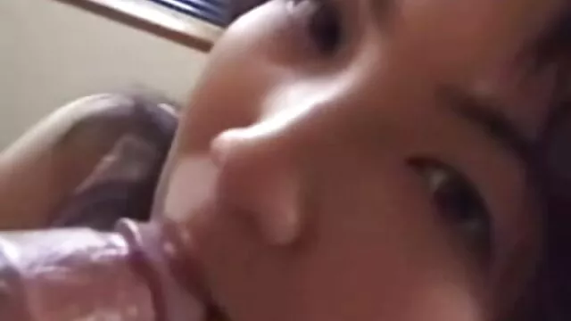 Loira Boazona esfrega vídeo pornô em português grátis e fode a vagina dela