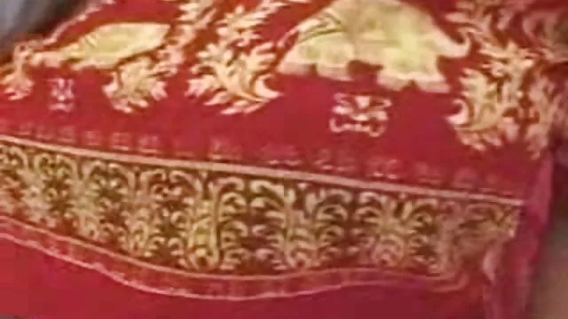 O jovem britânico pega na sua quero assistir filme de pornô em português Pila enorme e masturba-se.
