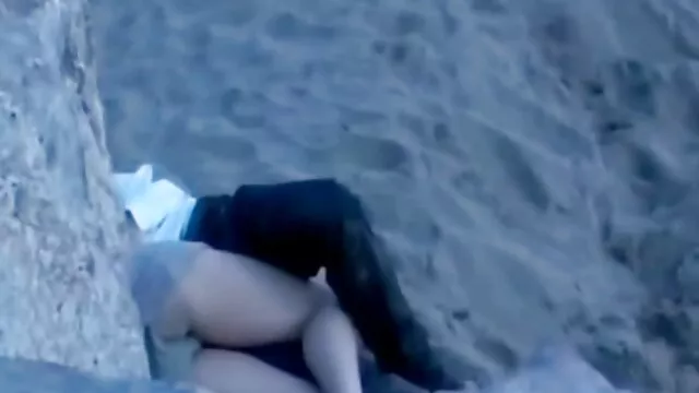 A loira Boazona faz um quero filme pornô em português belo broche ao namorado.