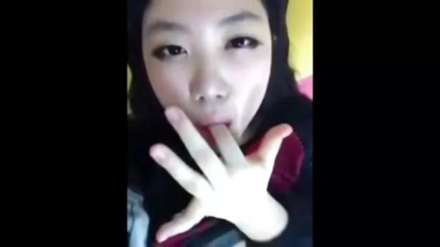 A videos porno legendados em portugues adolescente perfeita é fodida por um operador de câmara que já não consegue conter-se.