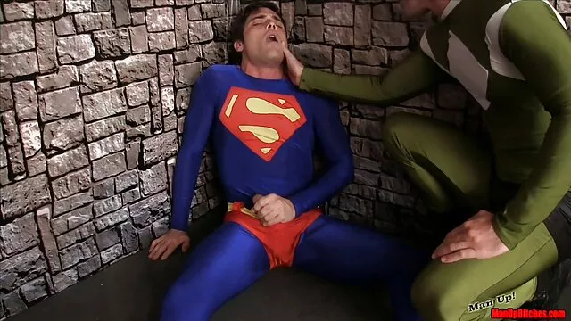 O tipo filme de pornô português domina a sua bela mulher.