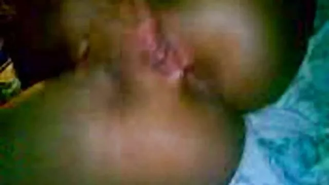 Busty babe dildoing her tight filme de pornô brasileiro em português hole