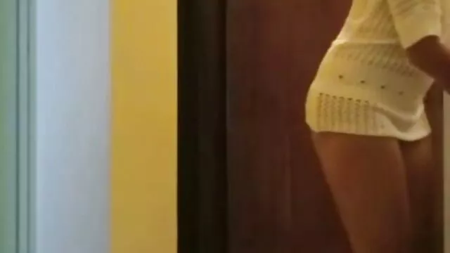 Paneleiro maluco de óculos Niki sorri masturba-se e rabos filmes porno legendado em português