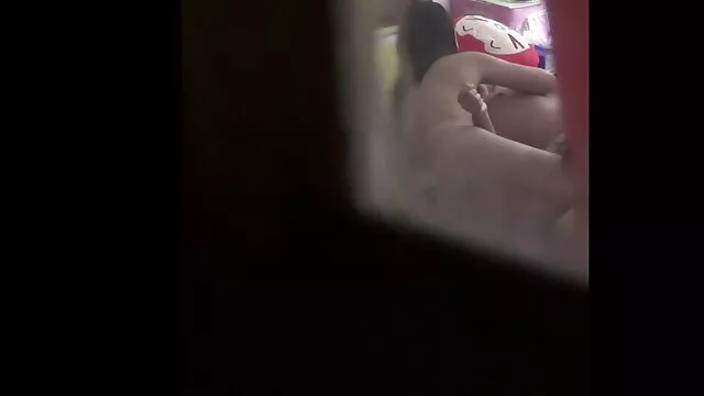 A miúda excitada meteu o dedo quero ver filme de sexo em português na rata