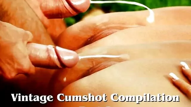 As filme pornô falando em português adolescentes beijam-se e fazem sexo anal.